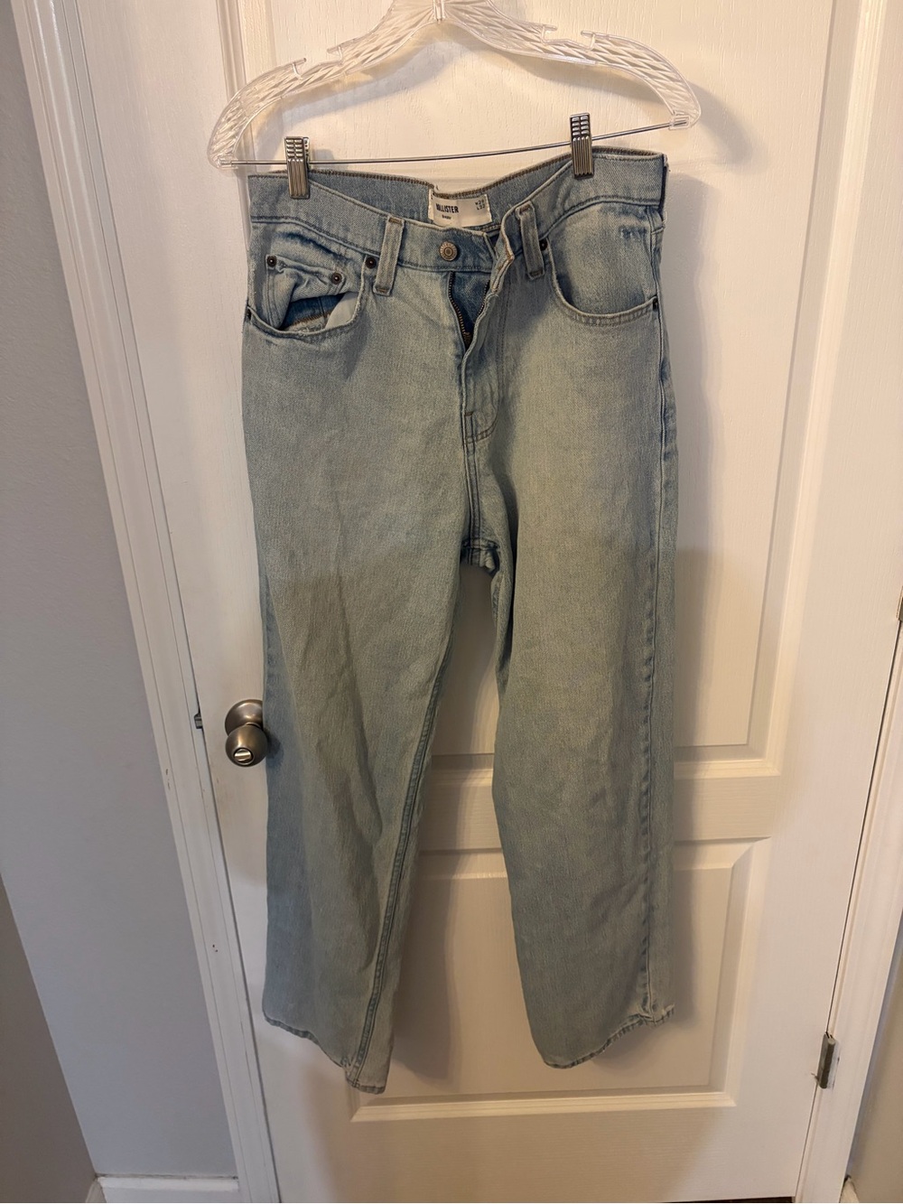 Hollister Women’s Light Blue Straight Leg Jeans